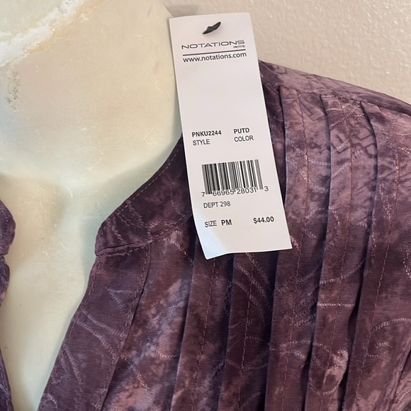 🚨New Notations Women's 3/4 Roll Tab Sleeve Y-Neck Top - Picture 4 of 5